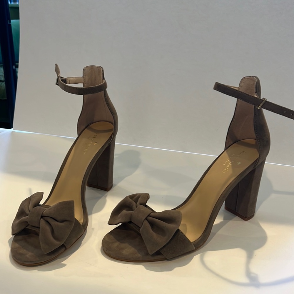 Kate spade ankle strap heels with bow detail